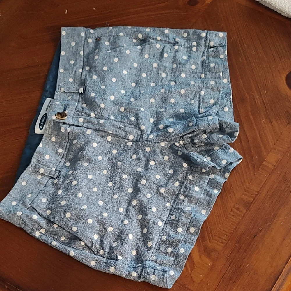 Old Navy Blue and White Jean Shorts with Polka Dot Pattern - Picture 3 of 4